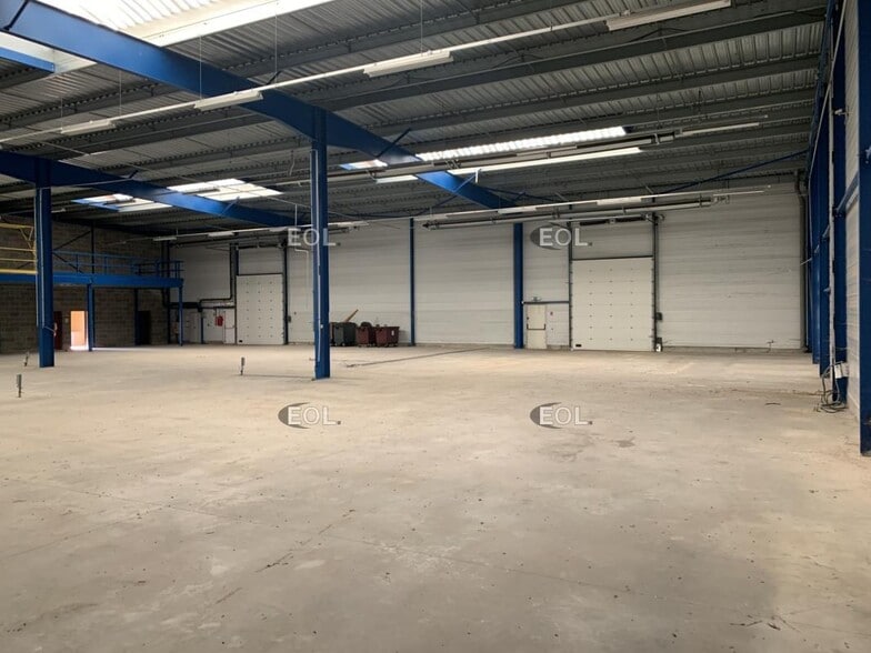 Industriel/Logistique dans Magny-en-Vexin à vendre - Photo de l’immeuble – Image 3 sur 6