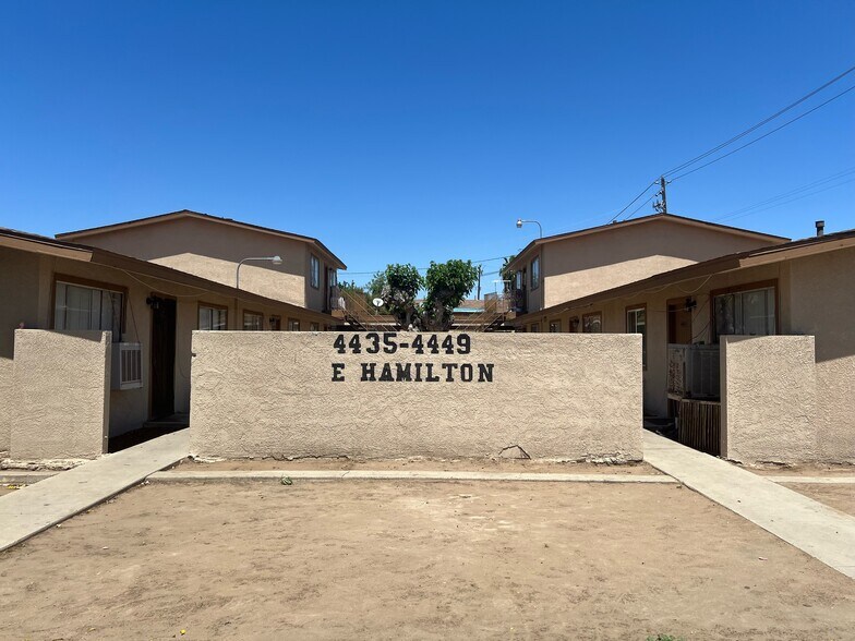 4419 E Hamilton Ave, Fresno, CA à vendre - Photo de l’immeuble – Image 1 sur 21