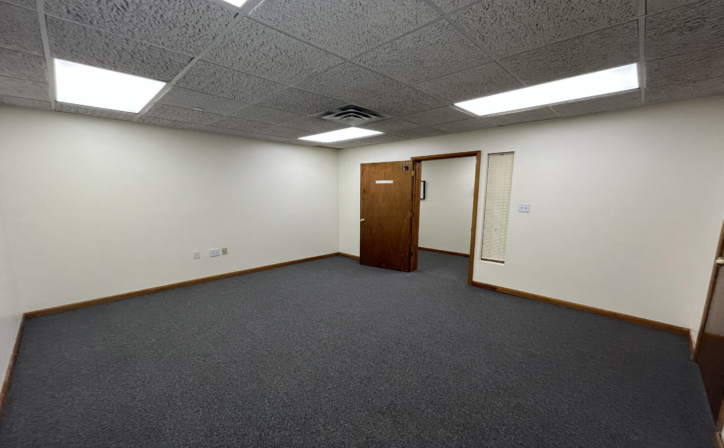 860 US Highway 1, Edison, NJ à vendre Photo intérieure– Image 1 sur 2