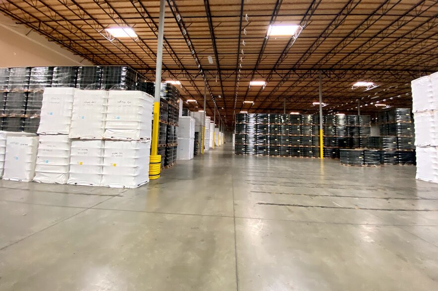 1215 E Whitmore Ave, Modesto, CA à louer - Photo intérieure – Image 2 sur 5