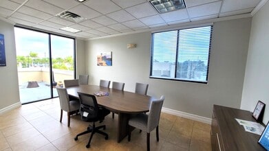 2089 Indian River Blvd, Vero Beach, FL à louer Photo intérieure– Image 1 sur 11