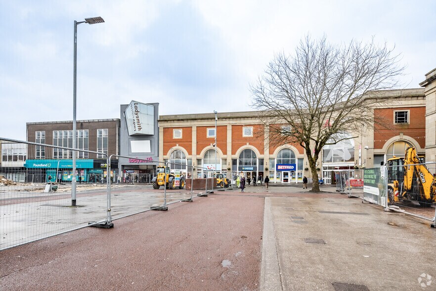 Warrington St, Ashton Under Lyne à louer - Photo de l’immeuble – Image 3 sur 4