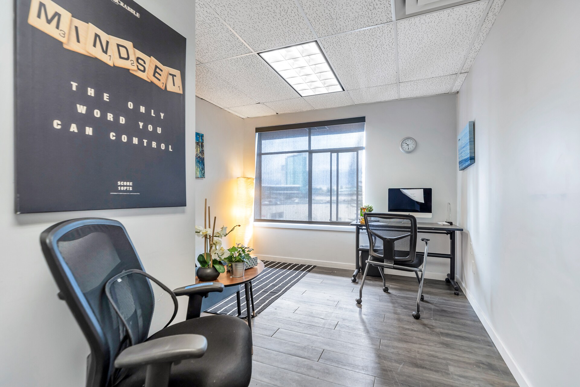 10318-10324 Whalley Blvd, Surrey, BC à louer Photo intérieure– Image 1 sur 6