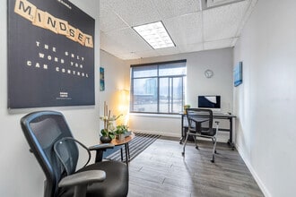 10318-10324 Whalley Blvd, Surrey, BC à louer Photo intérieure– Image 1 sur 6