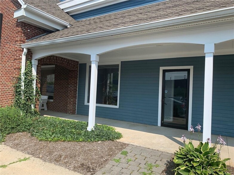51 Depot St, Watertown, CT à louer - Photo de l’immeuble – Image 1 sur 12