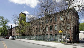 Plus de détails pour 45 Saw Mill River Rd, Yonkers, NY - Industriel/Logistique à vendre