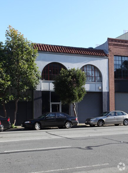 915 Bryant St, San Francisco, CA à louer - Photo de l’immeuble – Image 3 sur 17