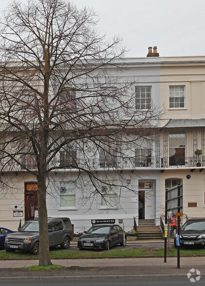 3 Imperial Sq, Cheltenham à louer - Photo principale – Image 1 sur 2