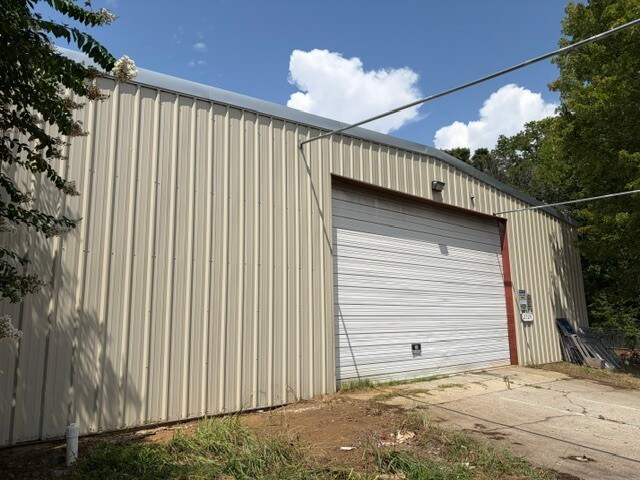 2329 Joe Brown Dr, Greensboro, NC à vendre - Photo de l’immeuble – Image 3 sur 10