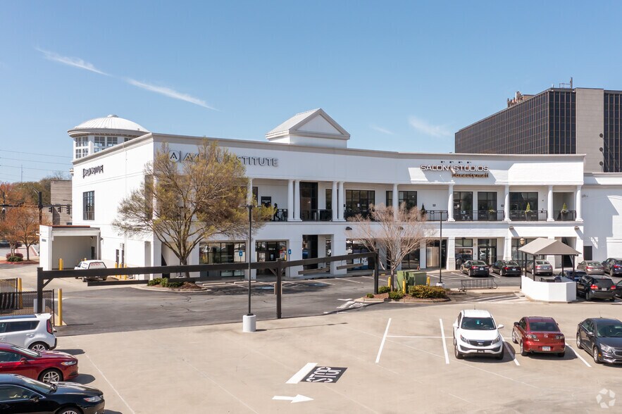 1745 Peachtree Rd, Atlanta, GA à louer - Photo de l’immeuble – Image 2 sur 22