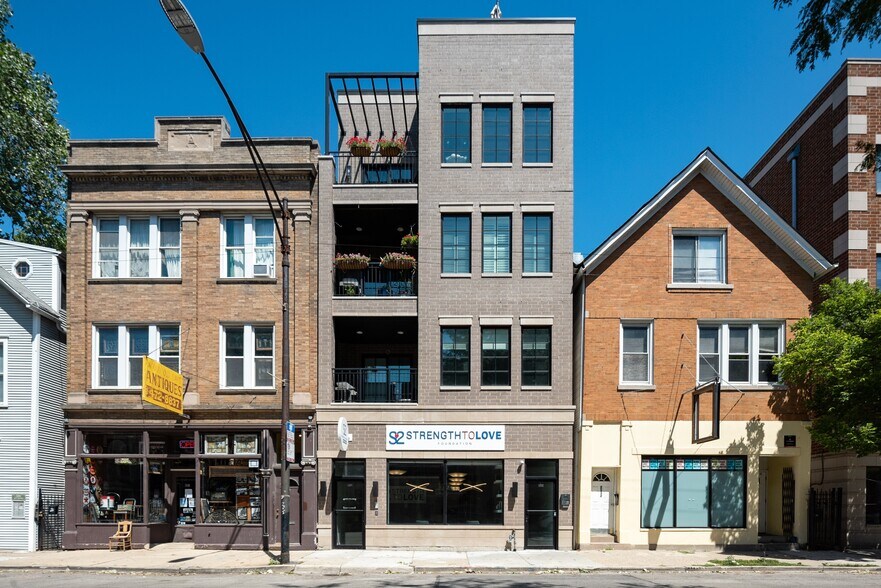 2136 W Belmont Ave, Chicago, IL à vendre - Photo principale – Image 1 sur 15