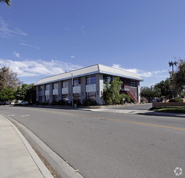 321 N Rampart St, Orange, CA à louer - Photo principale – Image 1 sur 21