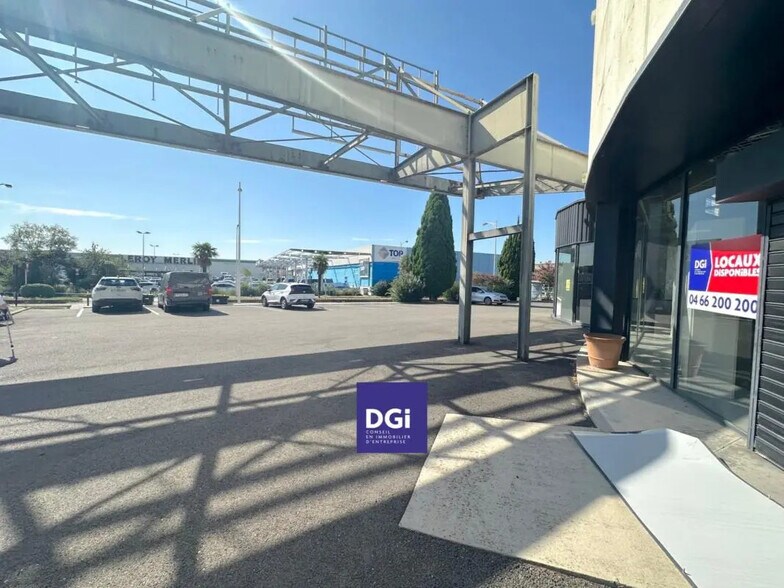 Local commercial dans Nîmes à louer - Photo de l’immeuble – Image 2 sur 7