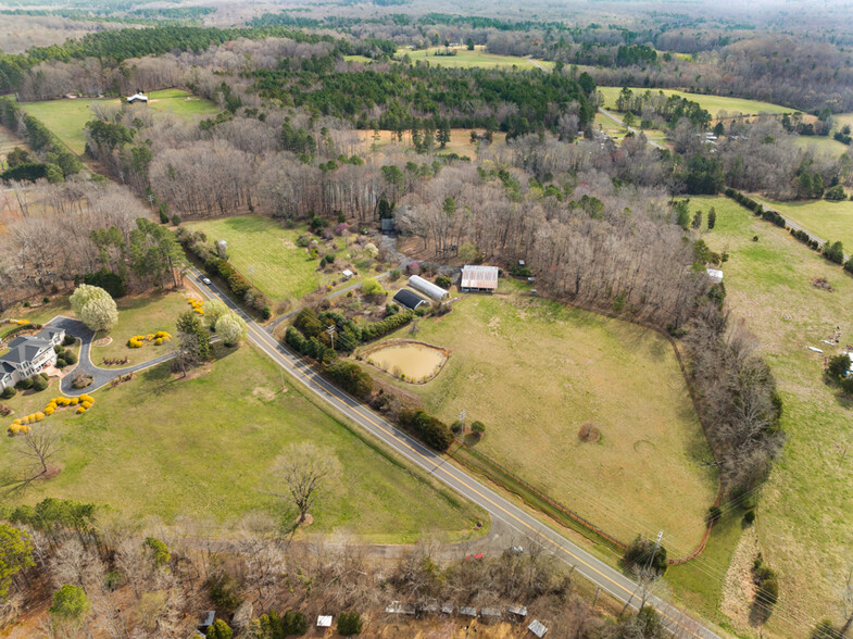 4811 New Sharon Church Rd, Hillsborough, NC à vendre - Photo de l’immeuble – Image 1 sur 16