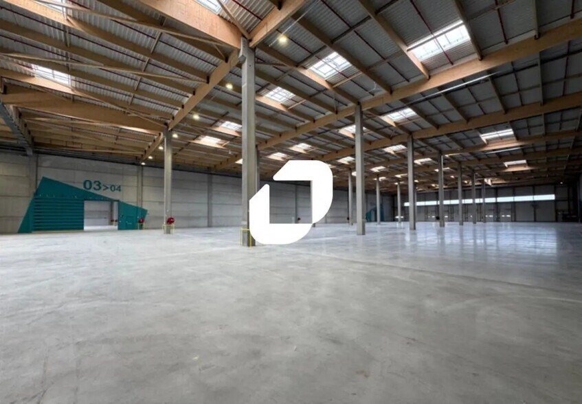 Bureau dans Douvrin à louer - Photo intérieure – Image 2 sur 8