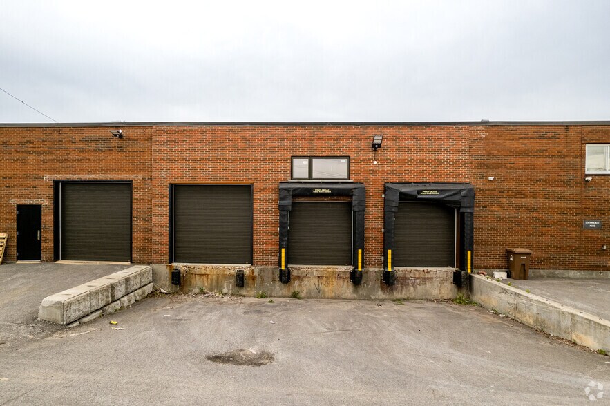 4600 Boul des Grandes-Prairies, Montréal, QC à vendre - Photo de l’immeuble – Image 2 sur 3
