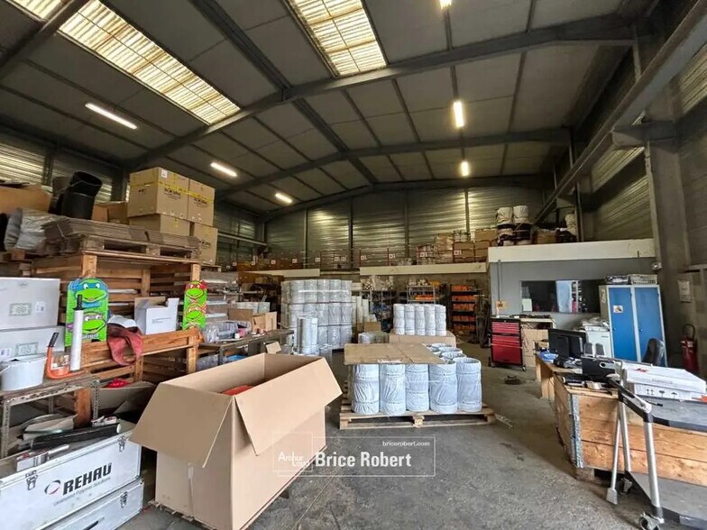 Local d’activités dans Grigny à louer - Photo intérieure – Image 3 sur 5