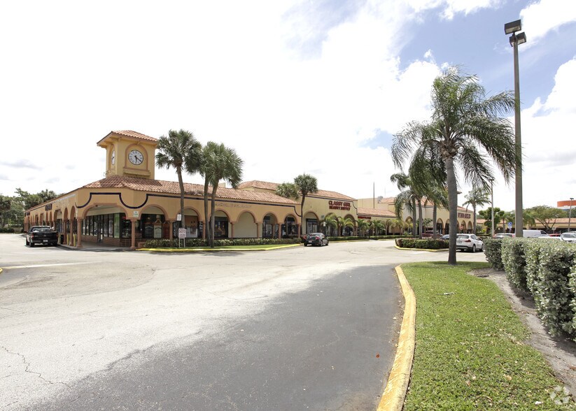 3100-4661 W Commercial Blvd, Tamarac, FL à louer - Photo principale – Image 3 sur 16