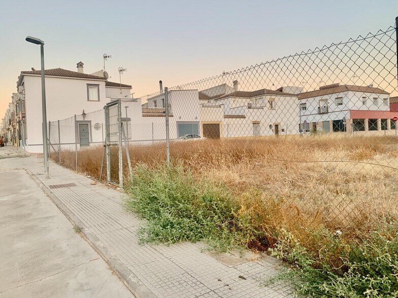 Terrain dans Cantillana, Sevilla à vendre - Photo de l’immeuble – Image 2 sur 7