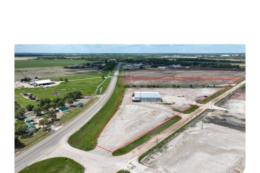 241 SE 10 Rd, Great Bend, KS à vendre - Aérien – Image 2 sur 57
