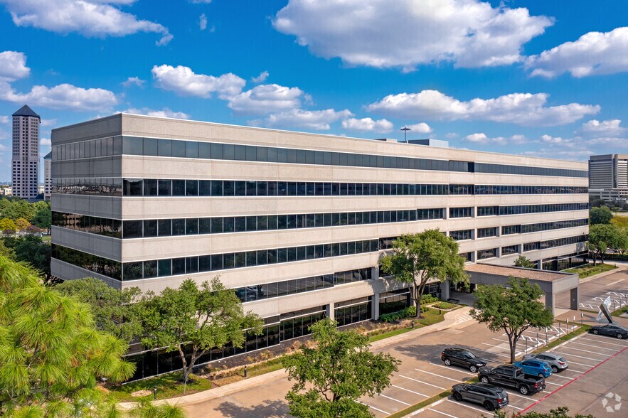 122 W John Carpenter Fwy, Irving, TX à louer - Photo de l’immeuble – Image 1 sur 16