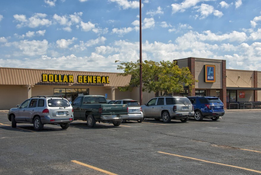 1312 Industrial Rd, Emporia, KS à louer - Photo de l’immeuble – Image 3 sur 17