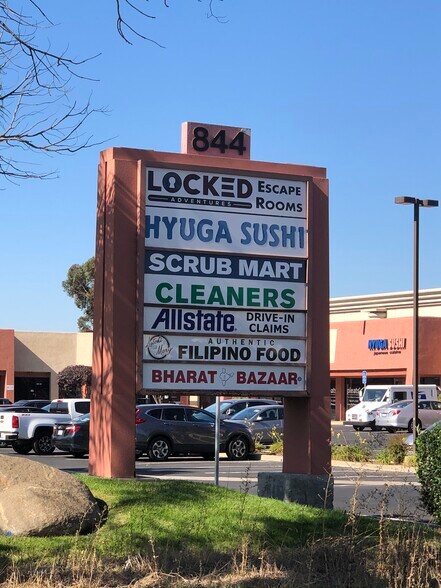 844 W San Marcos Blvd, San Marcos, CA à louer - Photo de l’immeuble – Image 3 sur 8