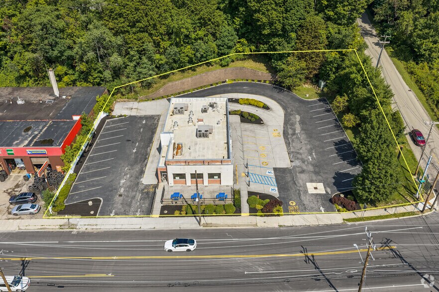 1411 E 2nd St, Jamestown, NY à vendre - Photo principale – Image 3 sur 33