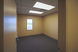 10800 Lyndale Ave S, Bloomington, MN à louer Photo de l’immeuble– Image 2 sur 13