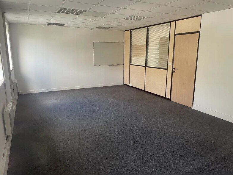 4 Allée Kepler, Champs-sur-Marne à louer - Photo de l’immeuble – Image 1 sur 1