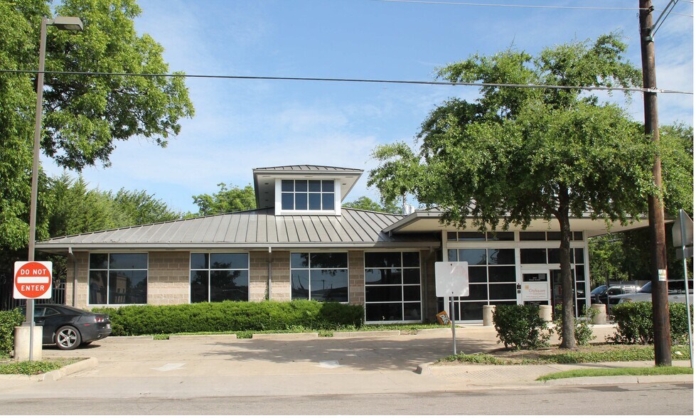 2835 Al Lipscomb Way, Dallas, TX à vendre - Photo principale – Image 1 sur 4