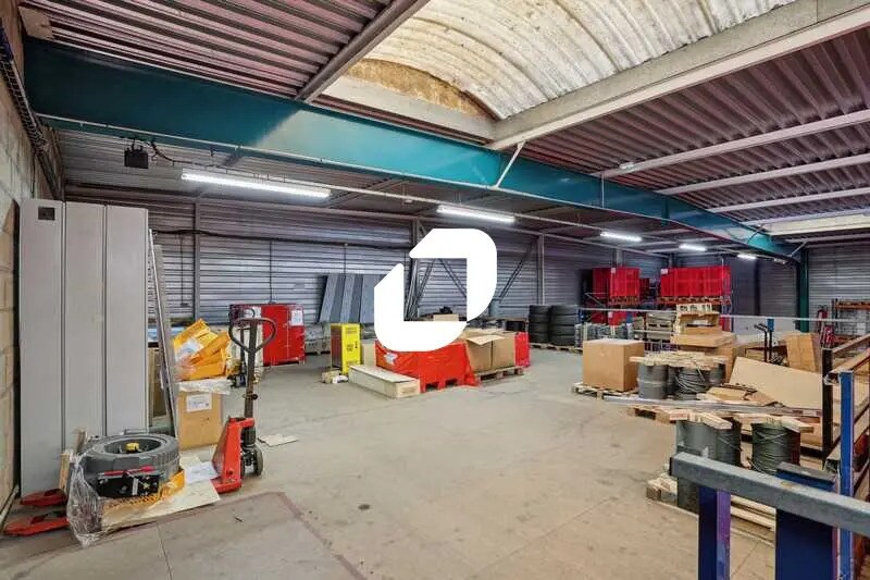 Local d'activités dans Lisses à vendre - Photo de l’immeuble – Image 3 sur 14