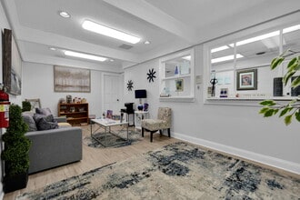 70 Schanck Rd, Freehold, NJ à louer Photo intérieure– Image 1 sur 23