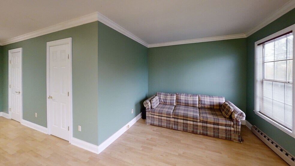 56 Danbury Rd, New Milford, CT à louer - Photo intérieure – Image 3 sur 6