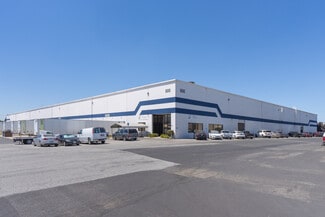 Plus de détails pour 800 N Plaza Dr, Visalia, CA - Industriel/Logistique à louer