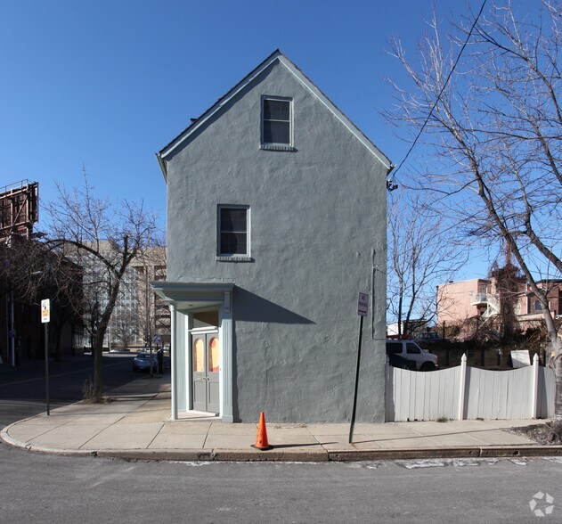 224-226 W Read St, Baltimore, MD à vendre - Photo de l’immeuble – Image 2 sur 2