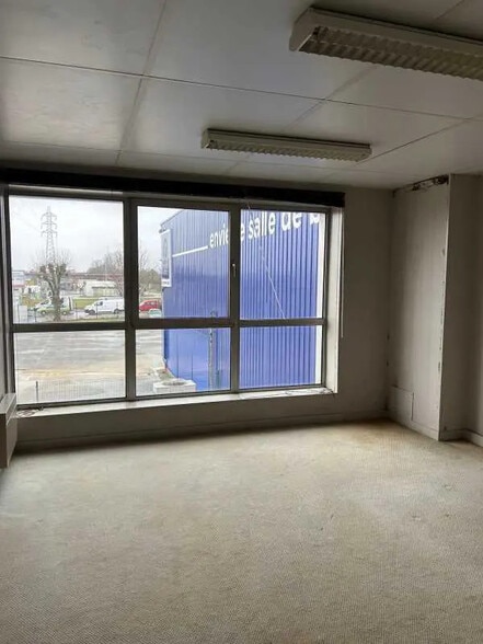 Bureau dans Sotteville-lès-Rouen à louer - Photo de l’immeuble – Image 3 sur 3