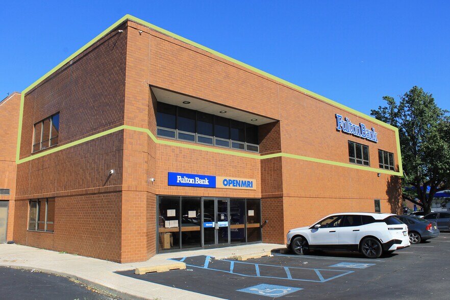 1834 W Oregon Ave, Philadelphia, PA à louer - Photo de l’immeuble – Image 1 sur 3