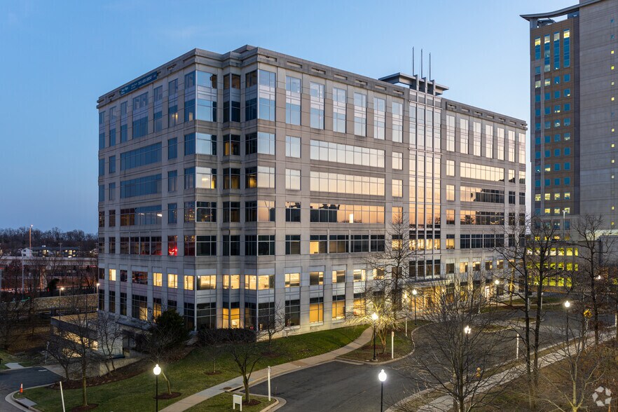 4825 Mark Center Dr, Alexandria, VA à louer - Photo de l’immeuble – Image 1 sur 16
