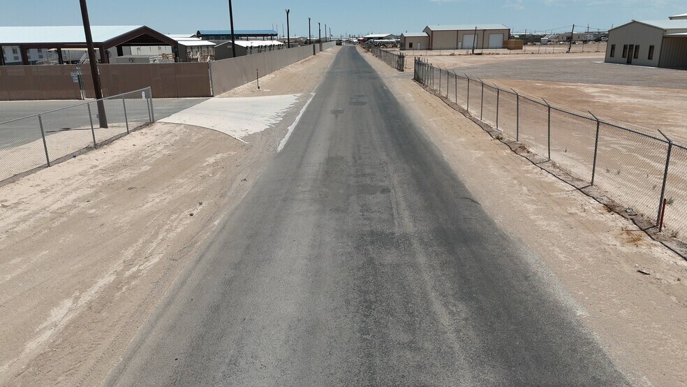 1389 Oil Mil Rd, Pecos, TX à louer - Vidéo sur l’annonce professionnelle – Image 2 sur 39
