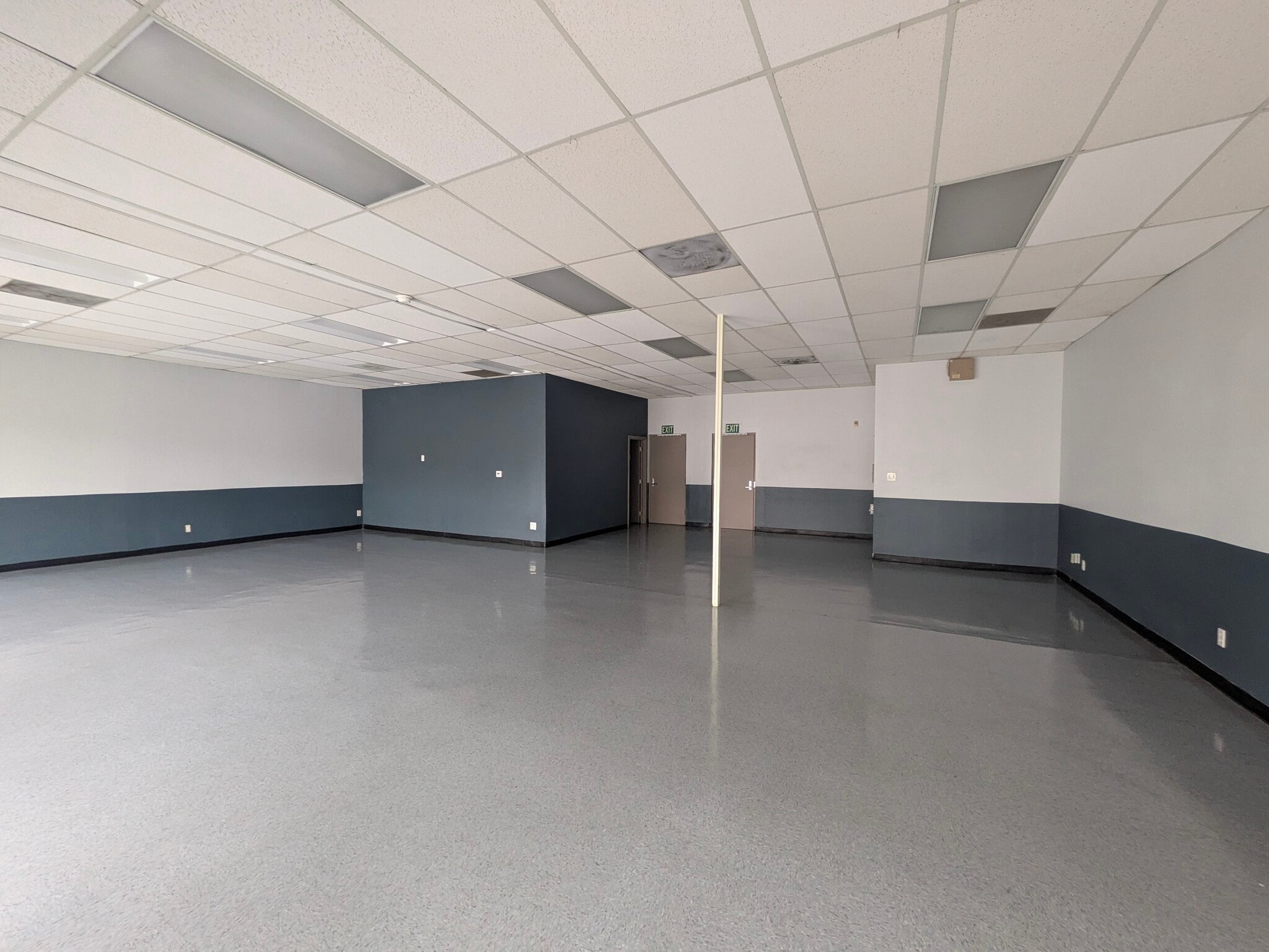 5130-5150 Huntington Dr, Los Angeles, CA à louer Photo intérieure– Image 1 sur 3
