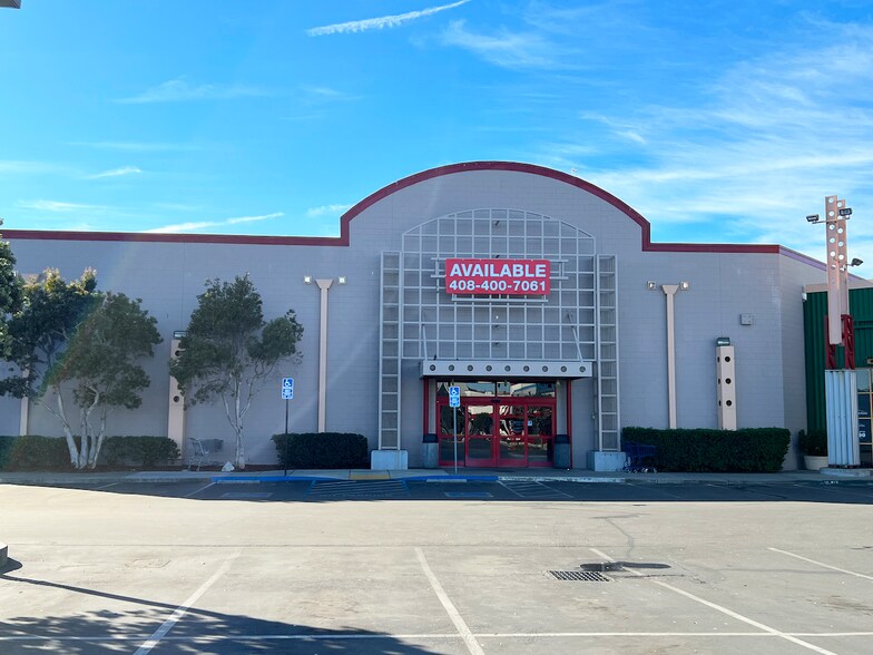 800-990 Playa Ave, Seaside, CA à louer - Photo de l’immeuble – Image 3 sur 13
