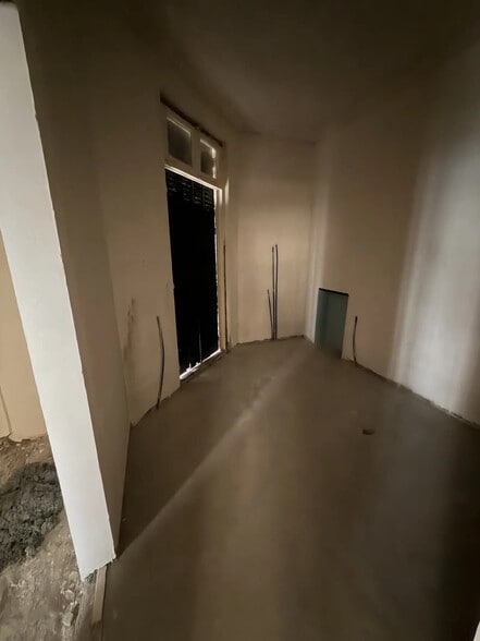 Local commercial dans Paris à louer - Photo intérieure – Image 2 sur 6