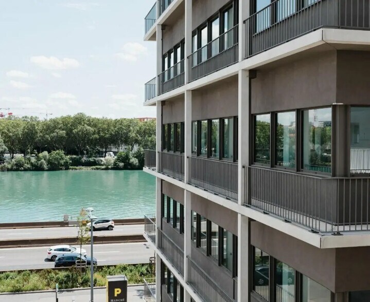 Bureau dans Lyon à vendre - Photo de l’immeuble – Image 1 sur 9
