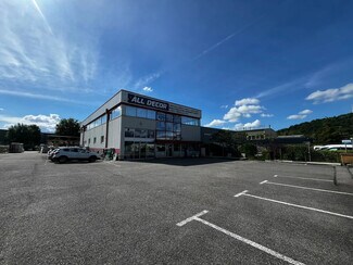 Plus de détails pour Local d'activités à louer