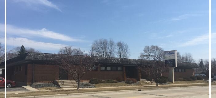 1416 S Commercial St, Neenah, WI à louer - Photo de l’immeuble – Image 1 sur 12