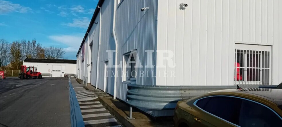 Local d’activités dans Alençon à louer - Photo de l’immeuble – Image 3 sur 7