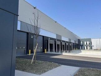 Plus de détails pour 51 Rue Du Commandant Rolland, Le Bourget - Bureau, Local d'activités à louer