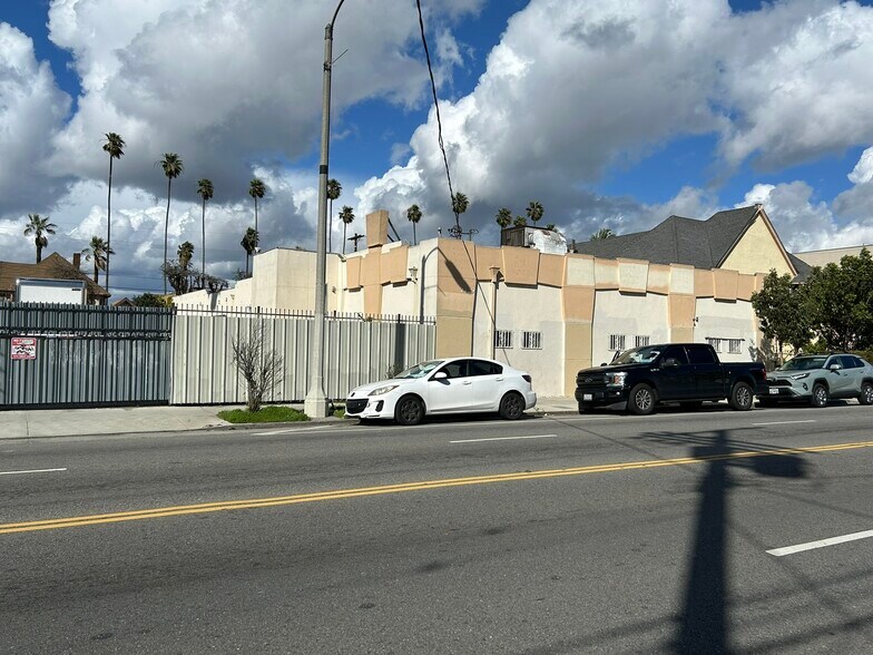 2129 Venice Blvd, Los Angeles, CA à vendre - Photo de l’immeuble – Image 3 sur 11