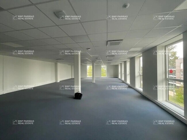 Plus de détails pour Bureau à louer